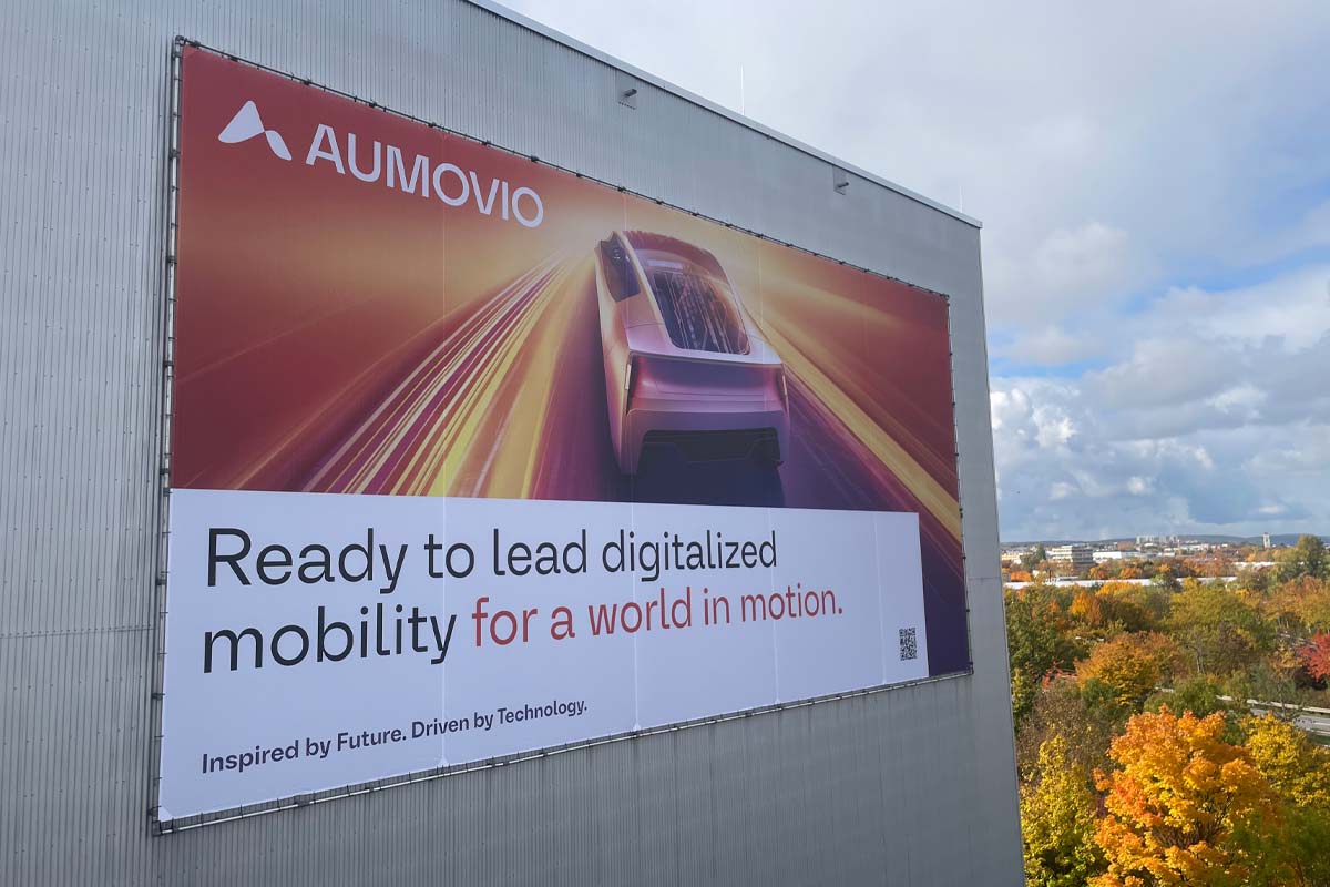 Wir könenn auch groß - Realisation 200qm Banner für Continental Regensburg